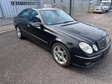 Mercedes-Benz Mercedes E500 W211 mit LPG - Mercedes-Benz E 500 in Düsseldorf