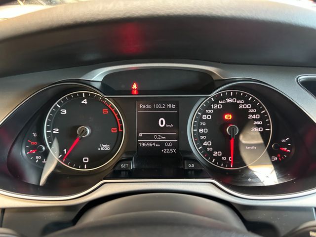 MYAUTOCENTER – Gebraucht- und Jahreswagen mit Werkstattservice in Pfaffenhofen Audi A4 Avant Attraction *BI-XENON*KLIMAAUTOM*ALLRAD*