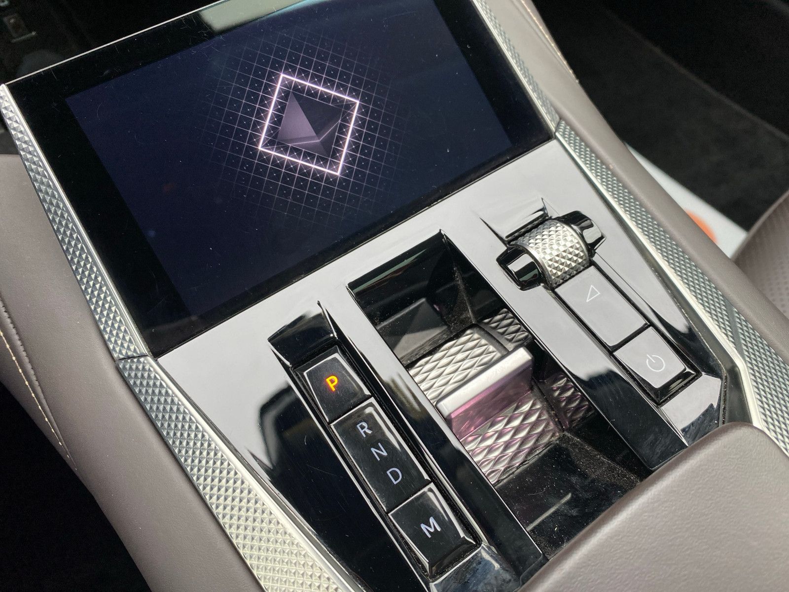 Fahrzeugabbildung DS Automobiles DS4