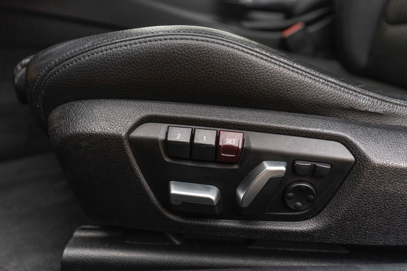 Fahrzeugabbildung BMW 440I M-Performance HUD H&K LED CARPLAY KAM REMUS