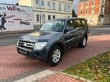 Mitsubishi Pajero 3.2 DI-D 4x4 Invite*1.Hand*Scheckheft* - Mitsubishi Gebrauchtwagen von 2009