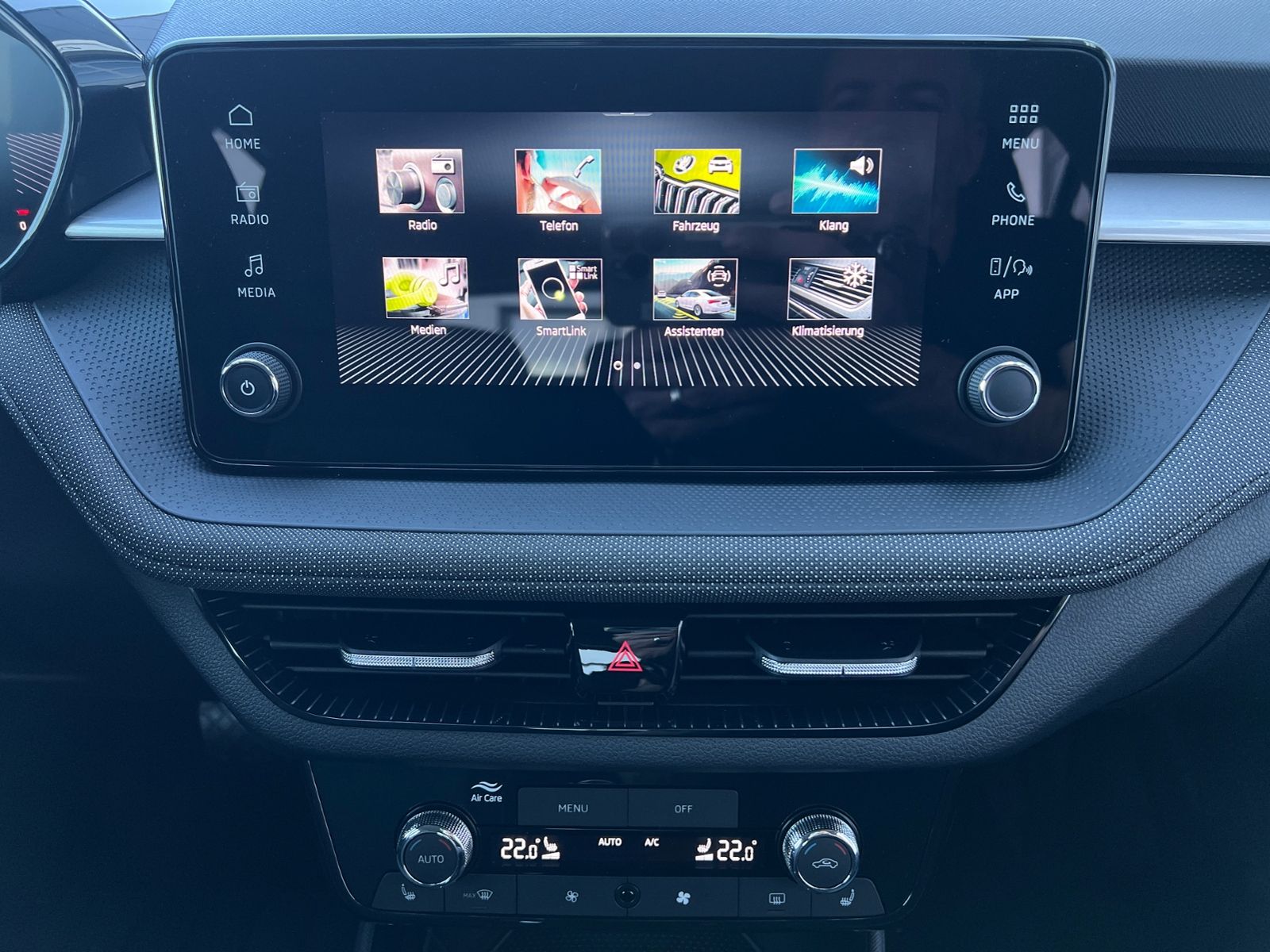 Fahrzeugabbildung SKODA Fabia Selection 1.0 TSI DSG *LED, KESSY, Rückfah
