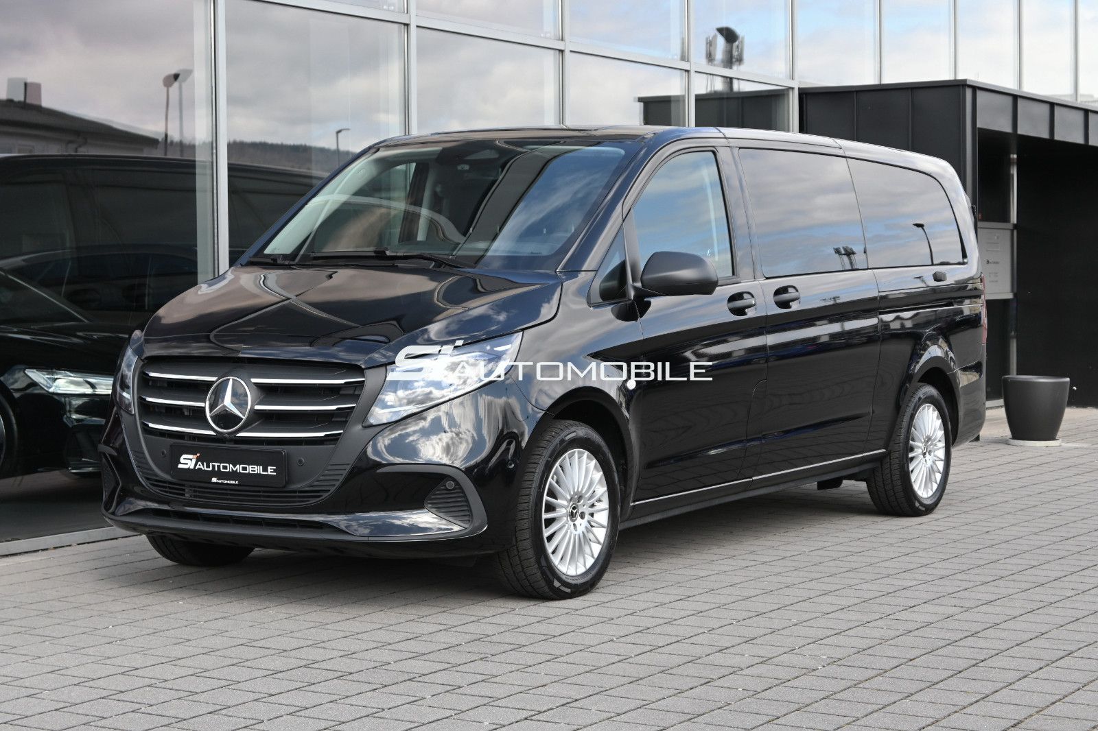 Fahrzeugabbildung Mercedes-Benz Vito 119 CDI 4x4 PRO Extralang Tourer °ACC°STHZ°