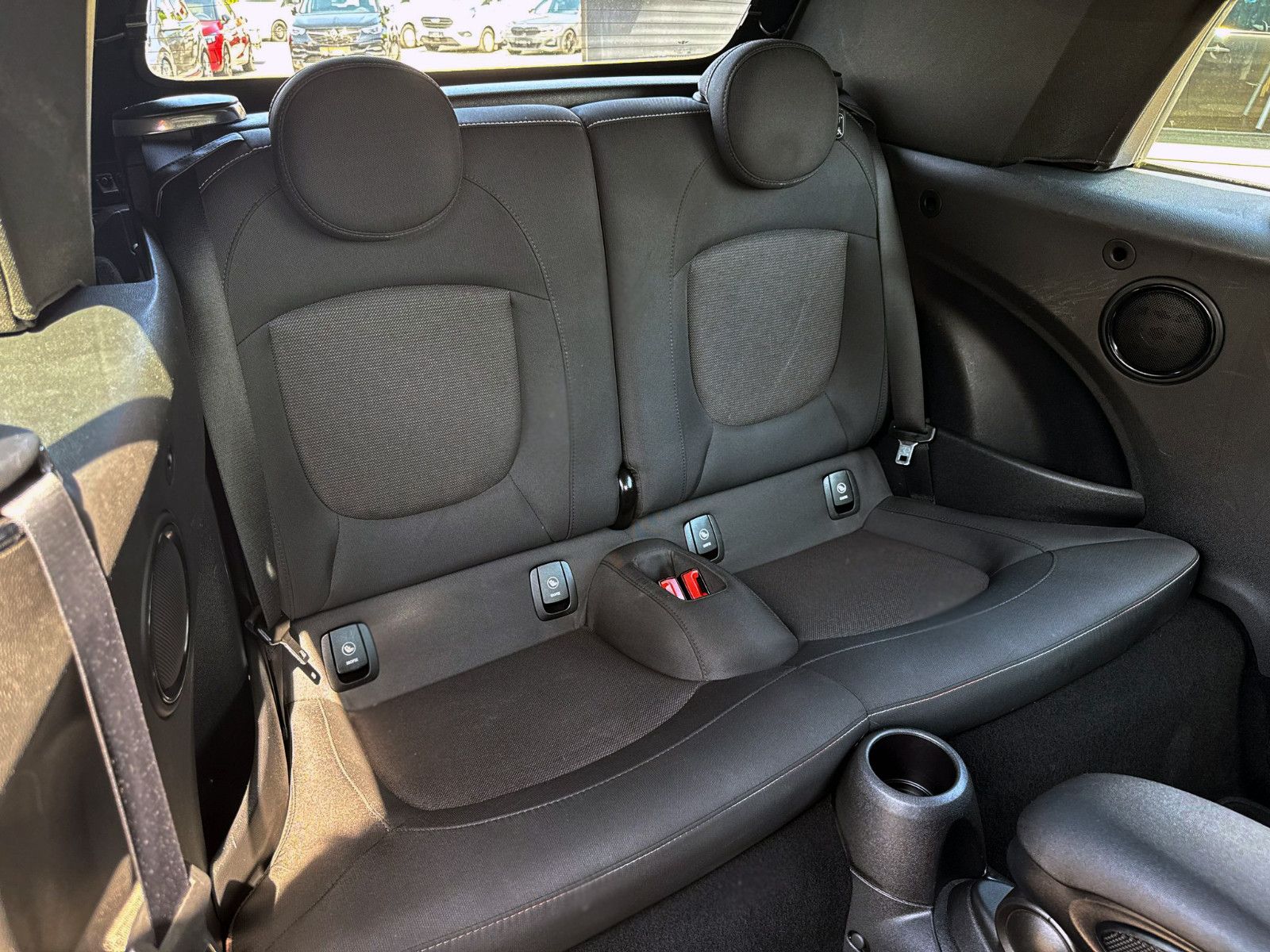 Fahrzeugabbildung MINI COOPER Cabrio Aut. SHZ KAM PDC BT AMBI 2-Zonen