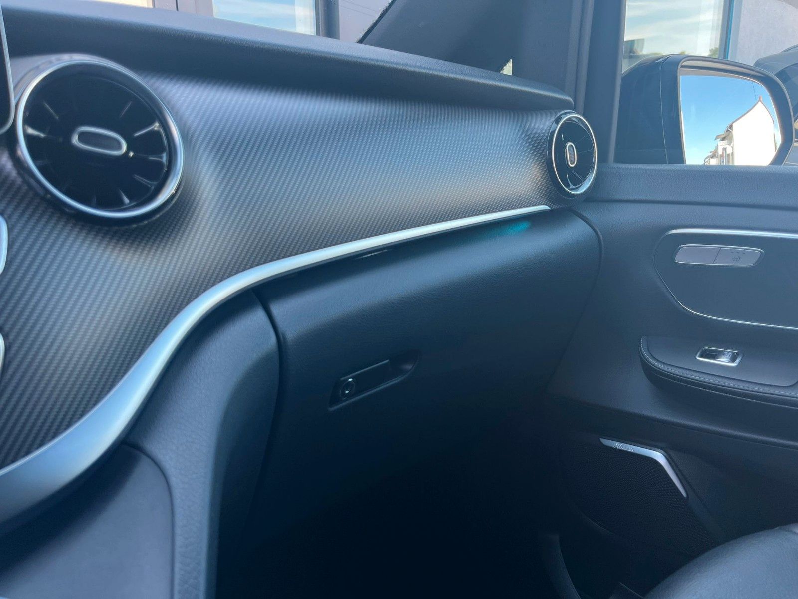 Fahrzeugabbildung Mercedes-Benz V 300d Avantgarde Edition 2020 4Matic Lang