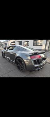 Audi R8 4.2 FSI S tronic quattro - - Audi R8 mit Benzin-Antrieb: 4s