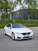 BMW M4 Coupé M4 - weiße BMW M4