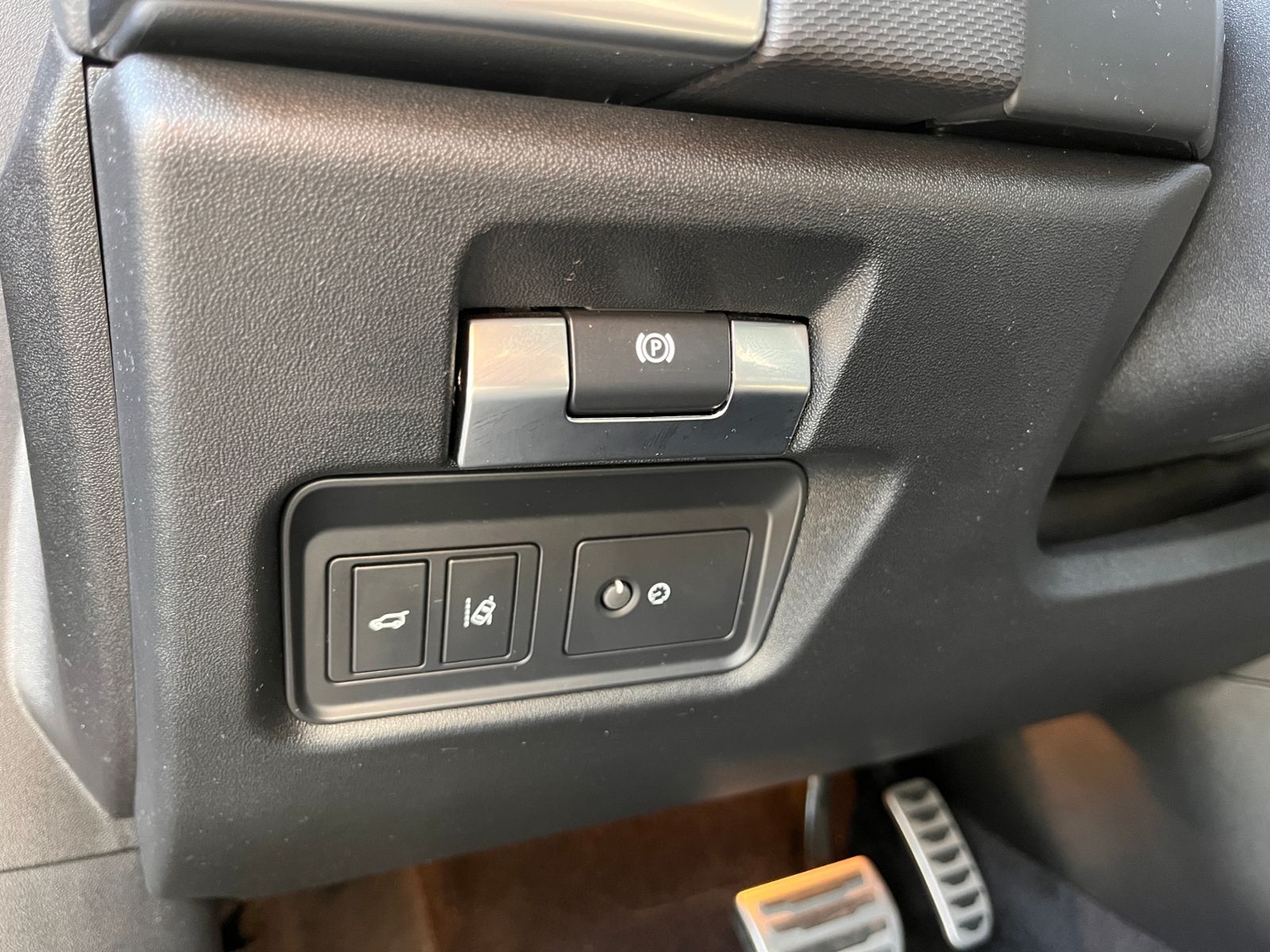 Fahrzeugabbildung Jaguar E-PACE P200 R-Dynamic AWD AHK BLACK PACK ACC