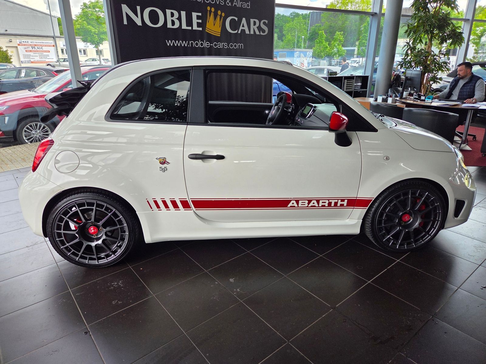 Fahrzeugabbildung Abarth 595 C Esseesse Beats XENON NAVI ALU