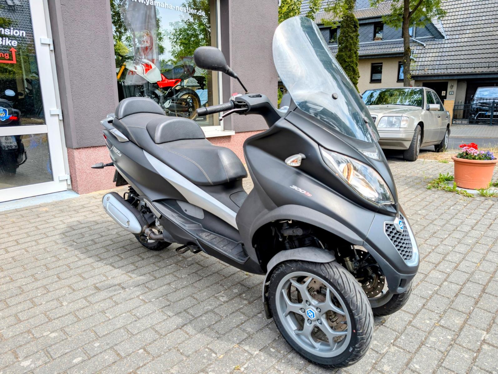 Piaggio MP 3 Business Fahren mit PKW Führerschein