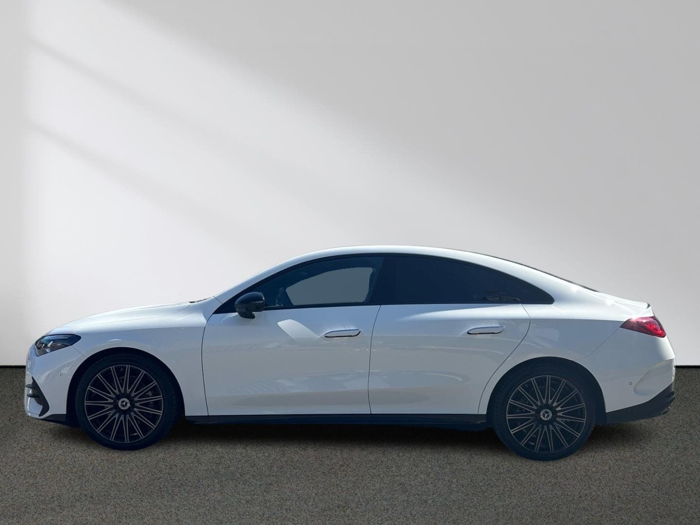 Mercedes-Benz CLA 250+ AMG Plus Premium Night Panorama 19" imagem 2