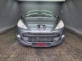 Peugeot 207 CC Cabrio, KLIMA, PARKTRONIK, SITZHZG - Peugeot 207 mit Benzin-Antrieb: Cabrio, Schaltgetriebe