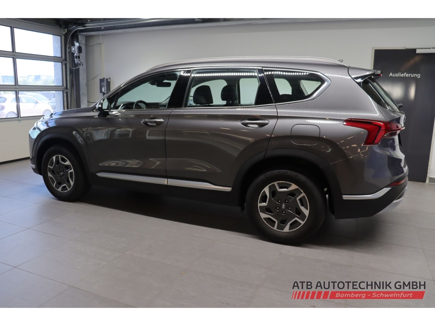 Fahrzeugabbildung Hyundai SANTA FE 1.6l Hybrid 2WD Trend Komfort + Navi-Pa
