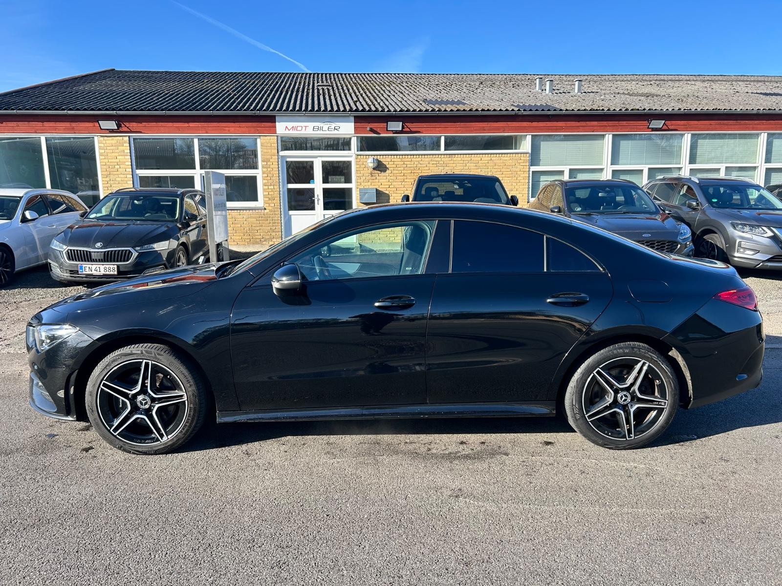 Mercedes-Benz CLA 250 e Coupe Amg, Night packet