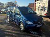 Mercedes-Benz Viano 3.0 CDI Activity lang (639.813) - blaue Mercedes-Benz Viano