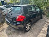 Toyota Auris 2.0 Diesel Hinterachse defekt - Toyota Auris Gebrauchtwagen in München