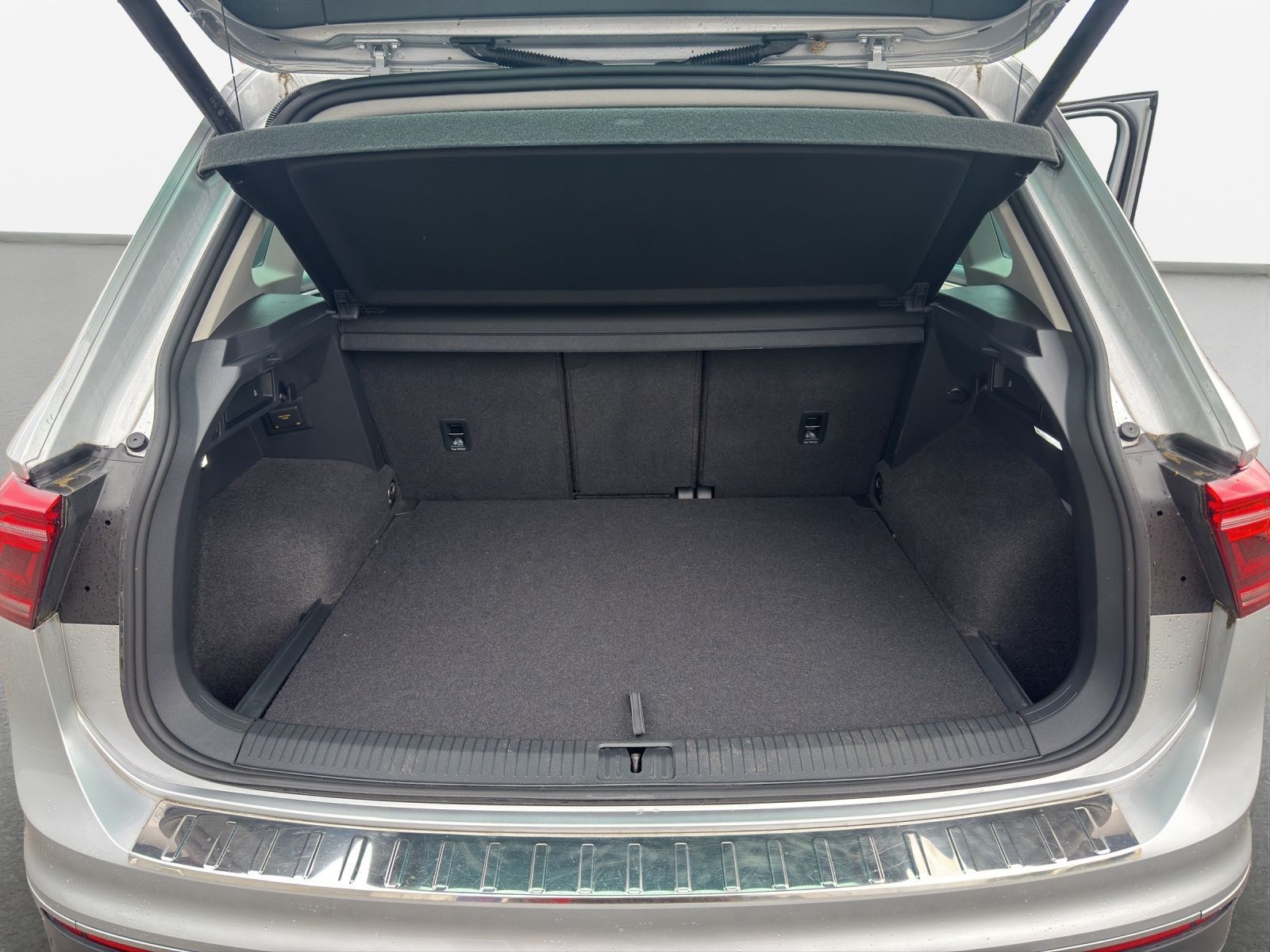 Volkswagen Tiguan Elegance 2.0TDI 4M AHK MATRIX 360 STDHZG foto 10