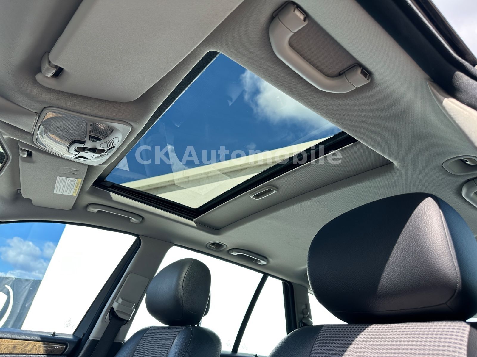 Fahrzeugabbildung Mercedes-Benz C 200 C T-Modell Kompressor Avantgarde/Xenon/PDC