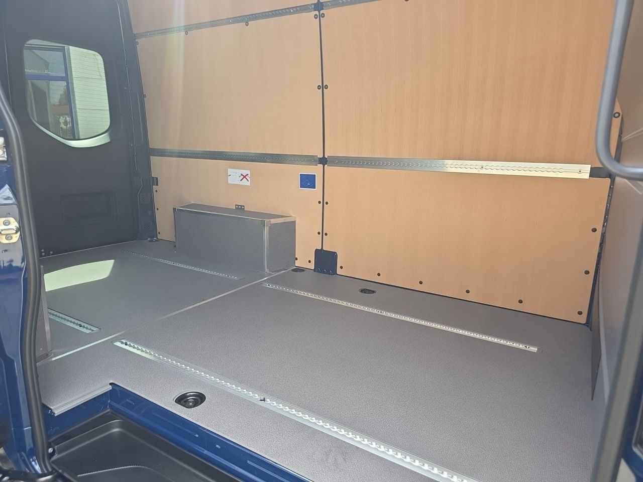 Fahrzeugabbildung Mercedes-Benz Sprinter 319 CDI Kasten Automatik*Klima*LED*Sele