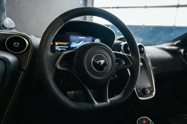 Fahrzeugabbildung McLaren 570S Spider Modell 2019 Lift-Achse Keramik