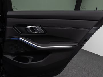 Fahrzeugabbildung BMW 320d Tour Sport Line AHK Standheizung LaserLicht