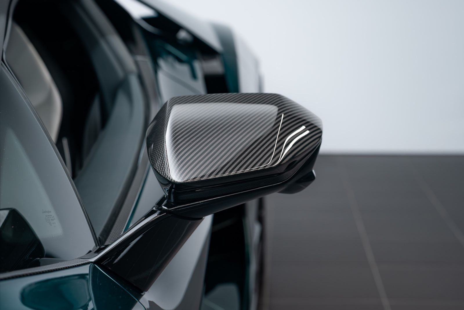 Fahrzeugabbildung Lamborghini Revuelto FULL CARBON/LIFT/PASSENGER/MY 26