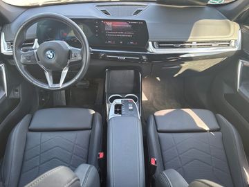 BMW iX1 xDrive30 xLine DAB Parkassistent Shz