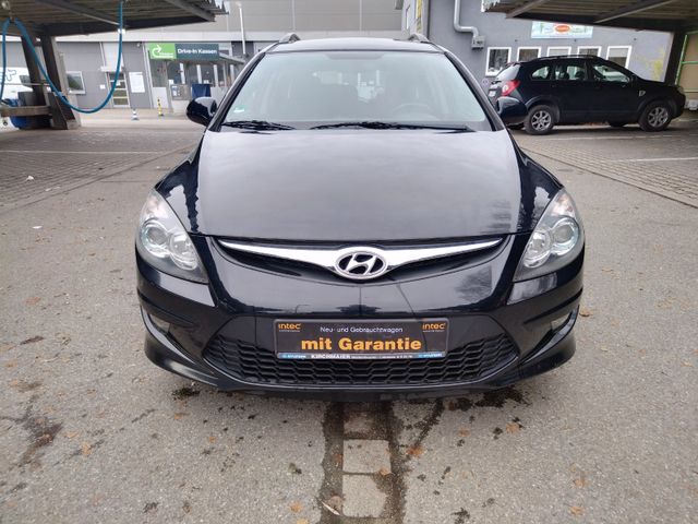 Hyundai i30 CW 1.4 + KLIMA+TÜV/NEU+GAANTIE+EURO 5