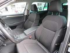SKODA Superb Combi 2.0 TDI Ambition DSG AHK RFK ACC SKODA Superb Combi 2.0 TDI Ambition DSG AHK RFK ACC