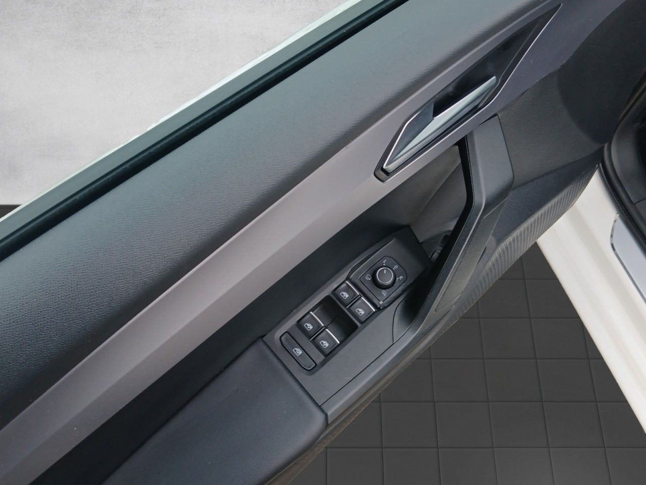 Fahrzeugabbildung SEAT Leon FR e-Hybrid Im Kundenauftrag! 8fach bereift