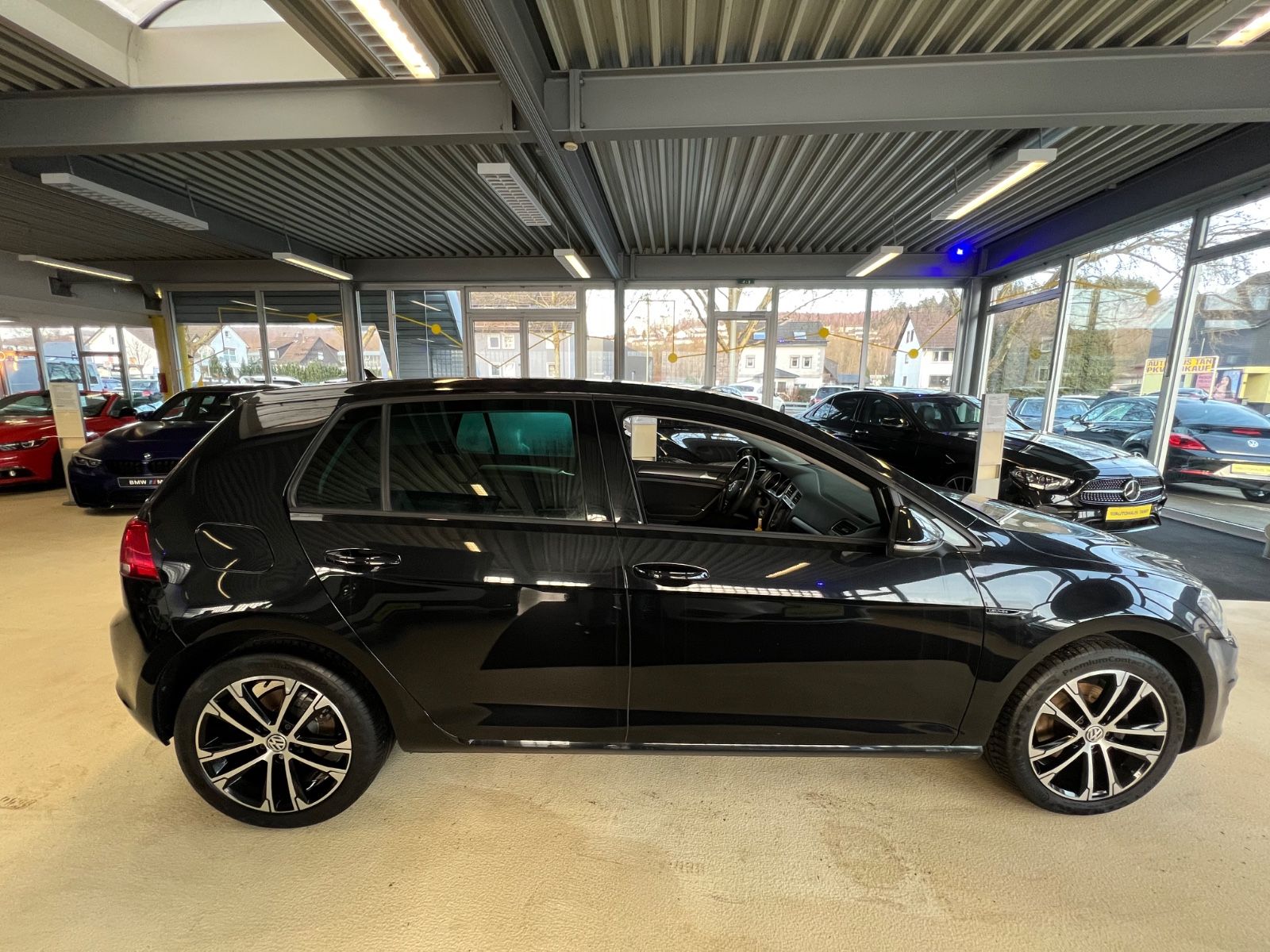 Fahrzeugabbildung Volkswagen Golf VII Lim. 1.6 TDI Comfortline BMT