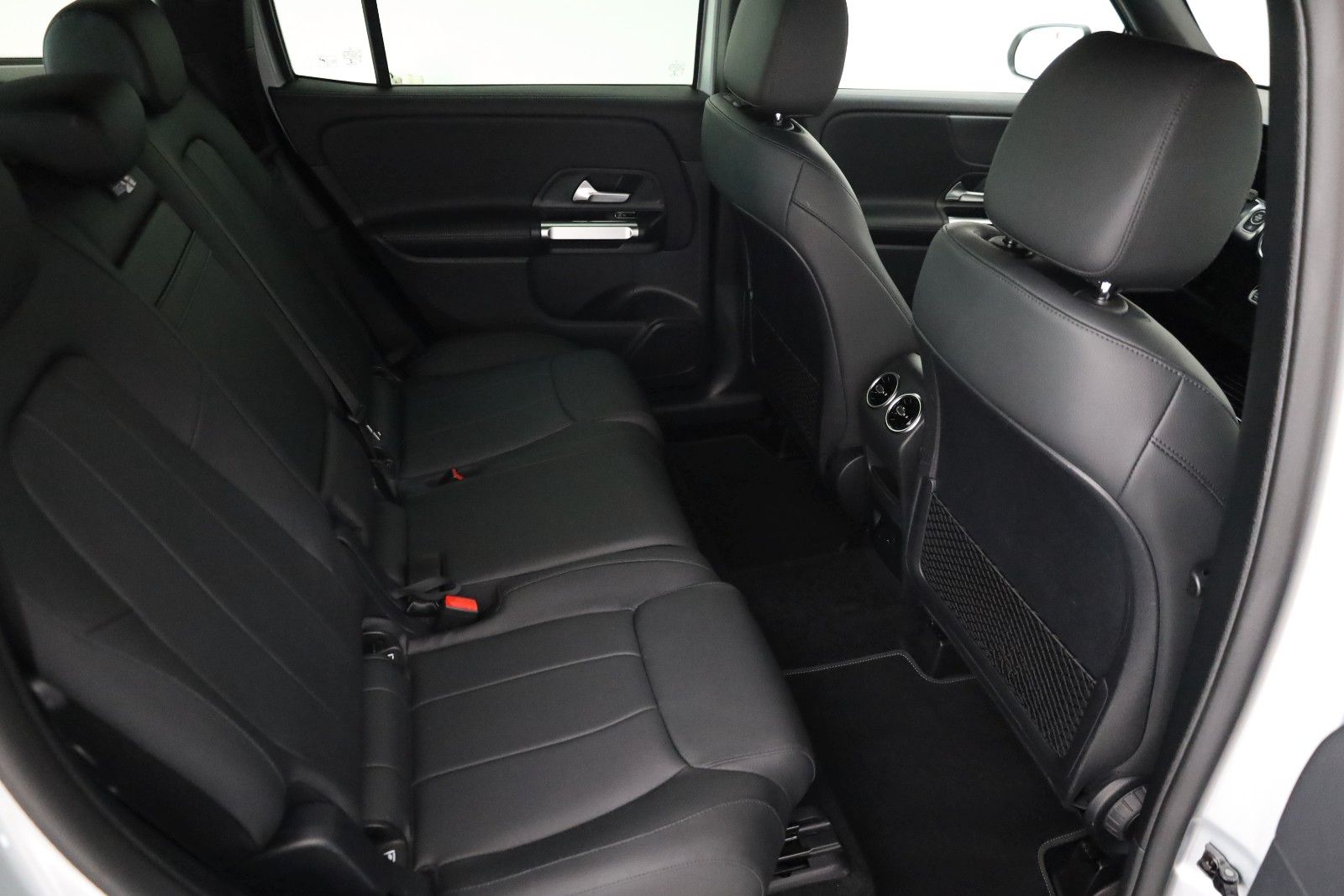 Fahrzeugabbildung Mercedes-Benz GLB 200 Progressive,Leder,Navi,LED,Kamera,AHK