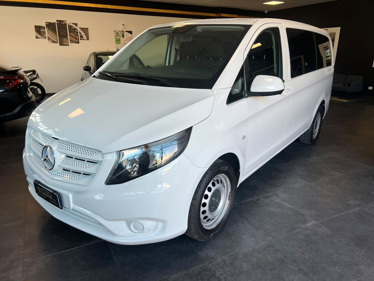 Mercedes-Benz Mercedes-benz Vito 2.0 114 CDI PC Tourer Base Co imagem 3