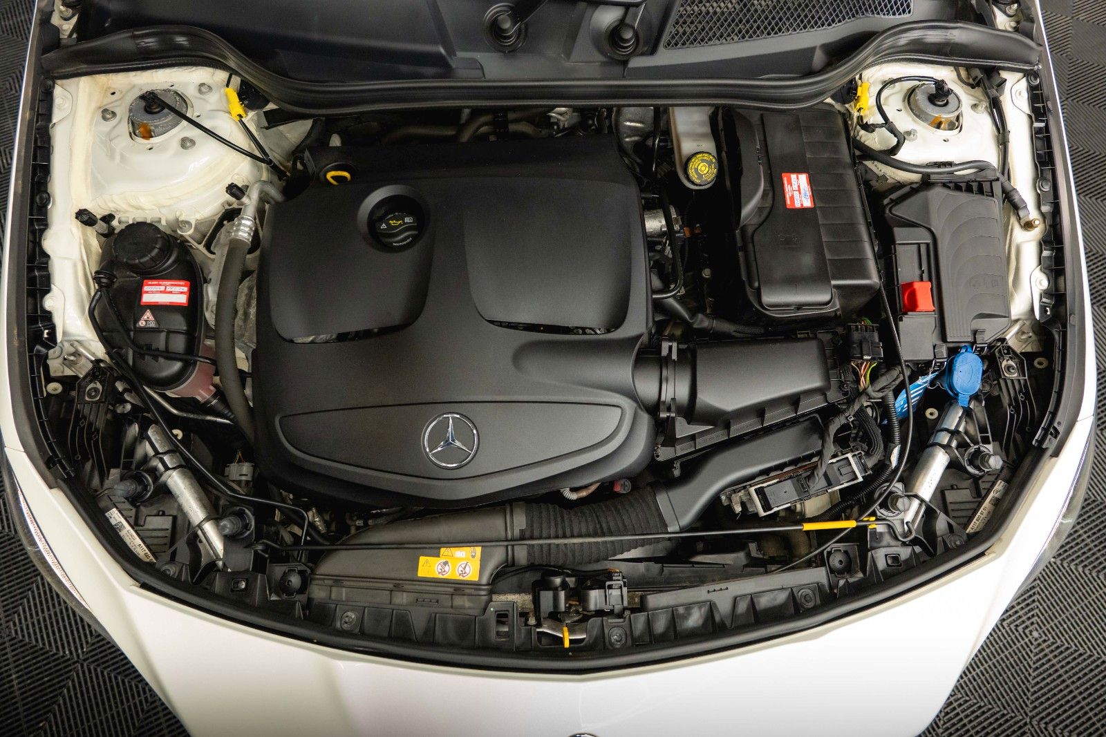 Fahrzeugabbildung Mercedes-Benz CLA 250 Shooting Brake 4Matic AMG Night Pano LED