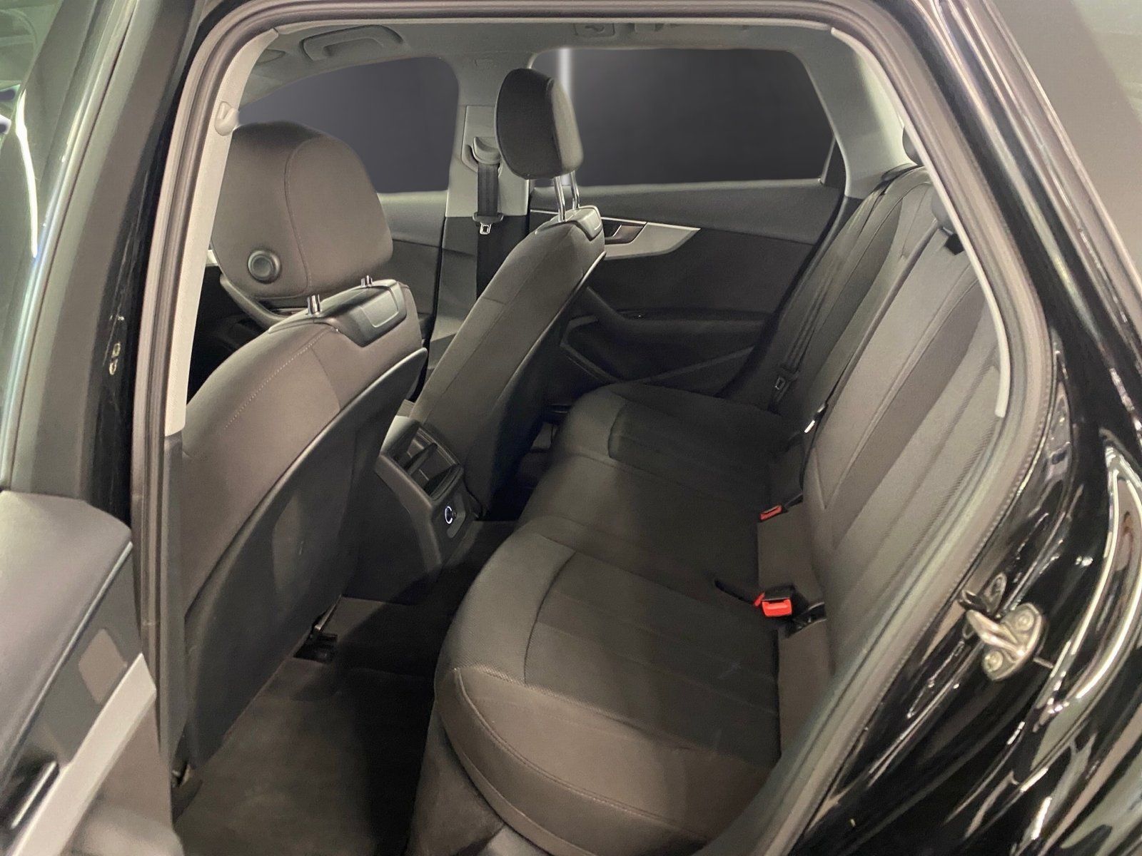 Fahrzeugabbildung Audi A4 1.4 TFSI Avant*MMI-Navigation*Xenon*SHZ*PDC*