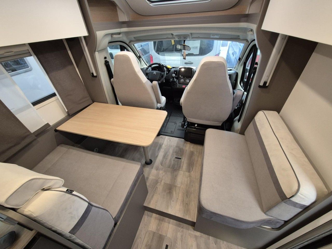 Fahrzeugabbildung LMC Lift H 630 Markise Navigation --TV SAT Radträger