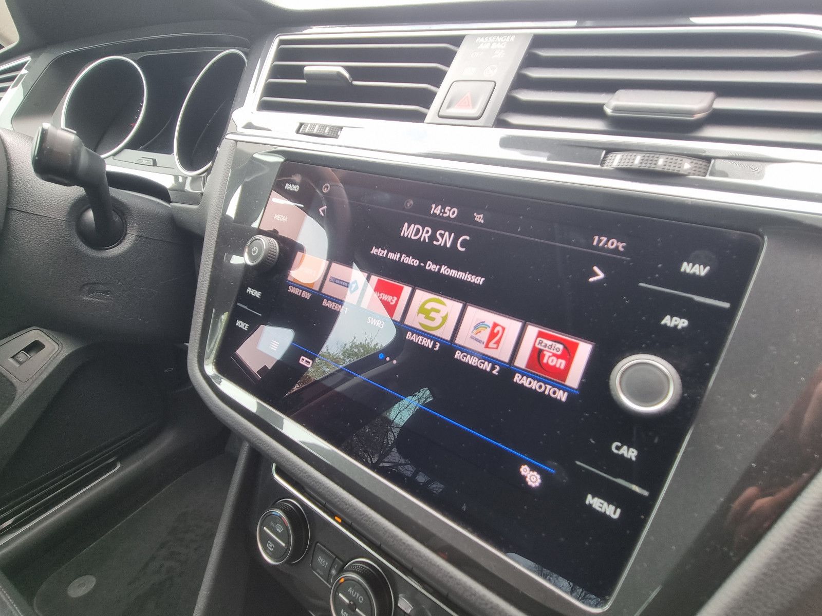 Fahrzeugabbildung Volkswagen Tiguan Comfortl. R Line 2.0 TDI DSG NAVI LED