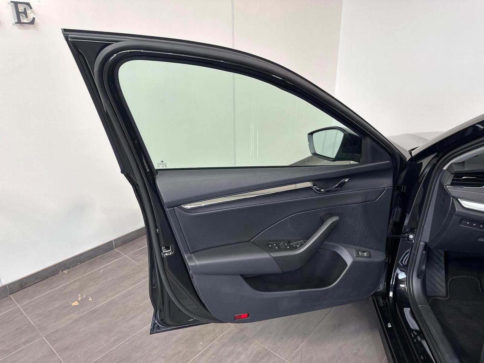 Skoda Octavia Combi 2.0 TDI DSG Style NAV+LED+KAMERA, миниатюра 6