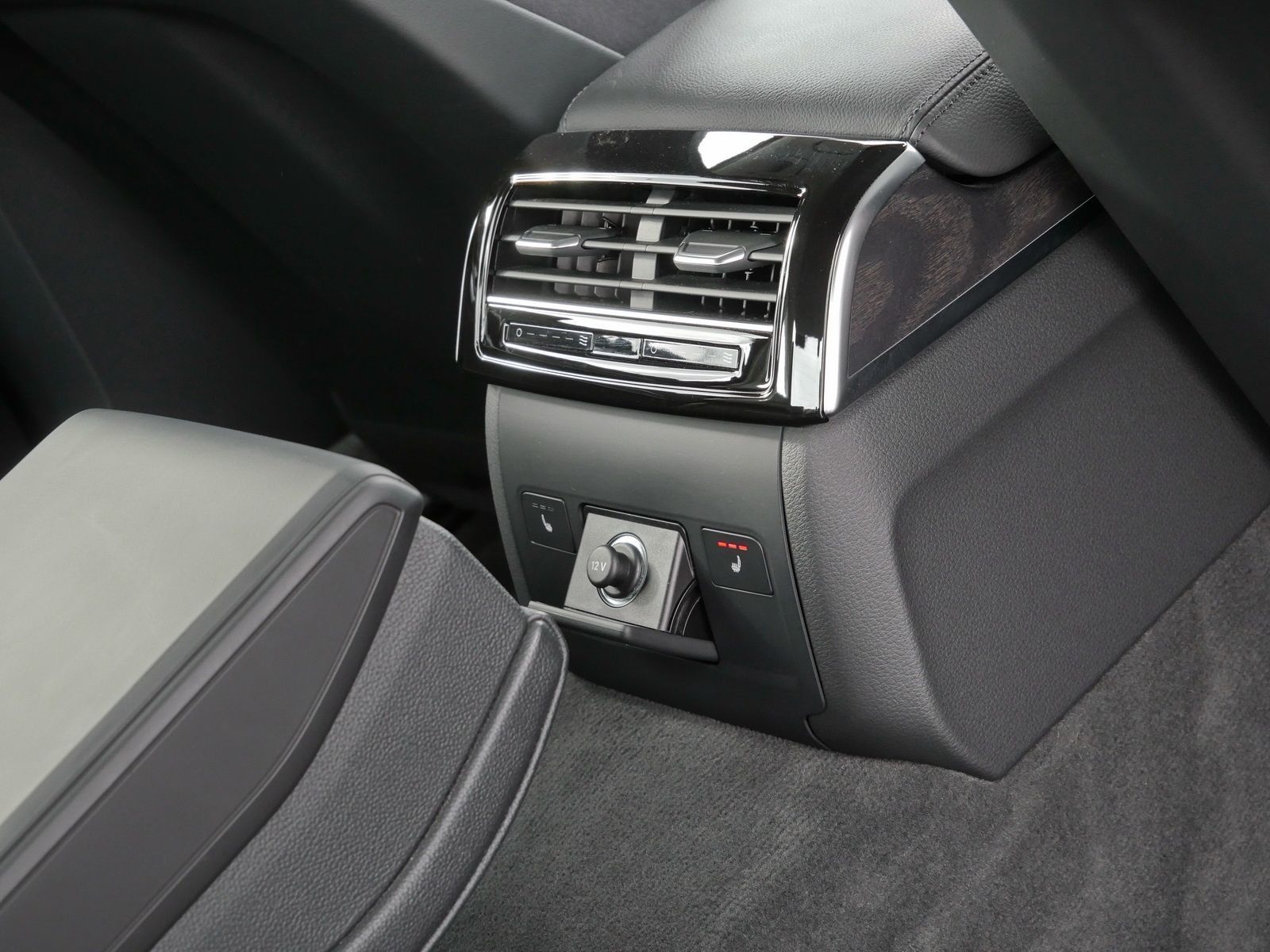 Audi A8 - Bild 17