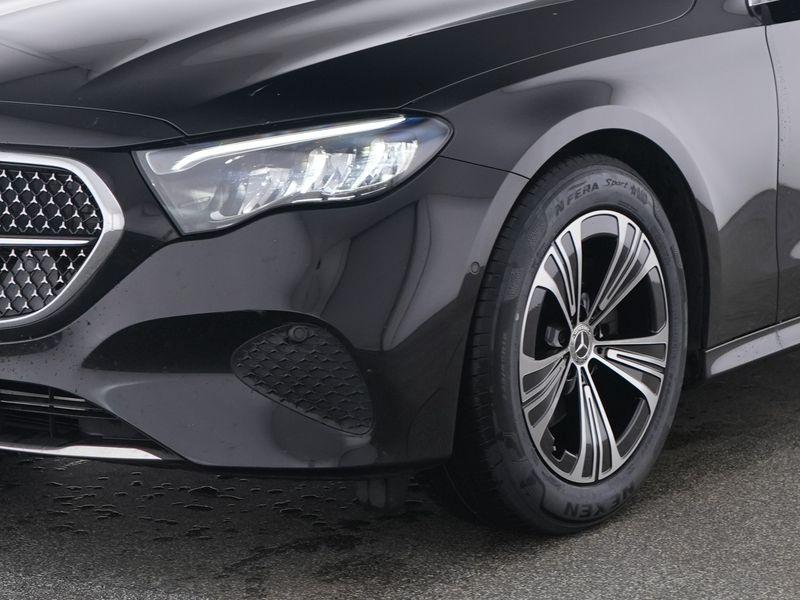 Mercedes-Benz E 220 T d , AVANTGARDE AHK DISTR KAMERA SPUR
