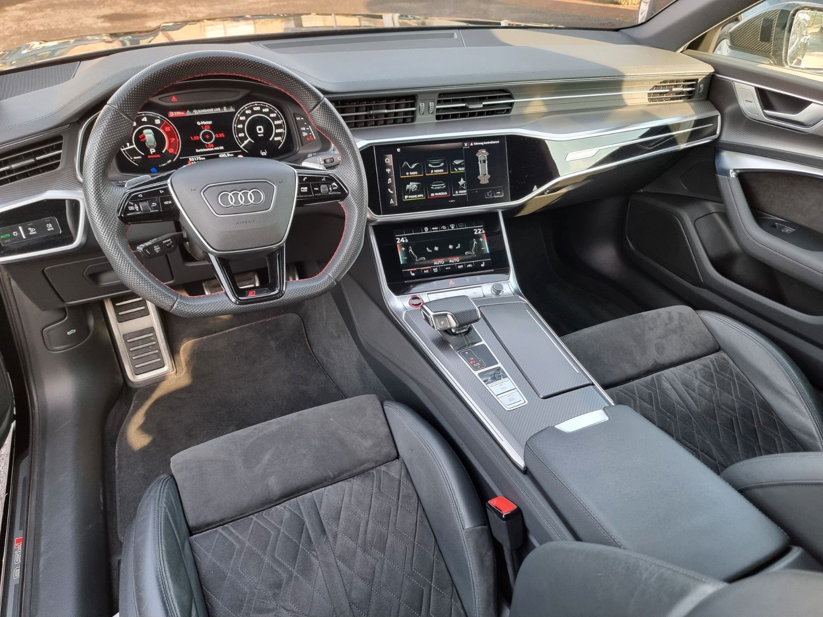 Fahrzeugabbildung Audi RS6/Dynamik Plus/Keramik/Sportabgas/RS-Fahrwerk