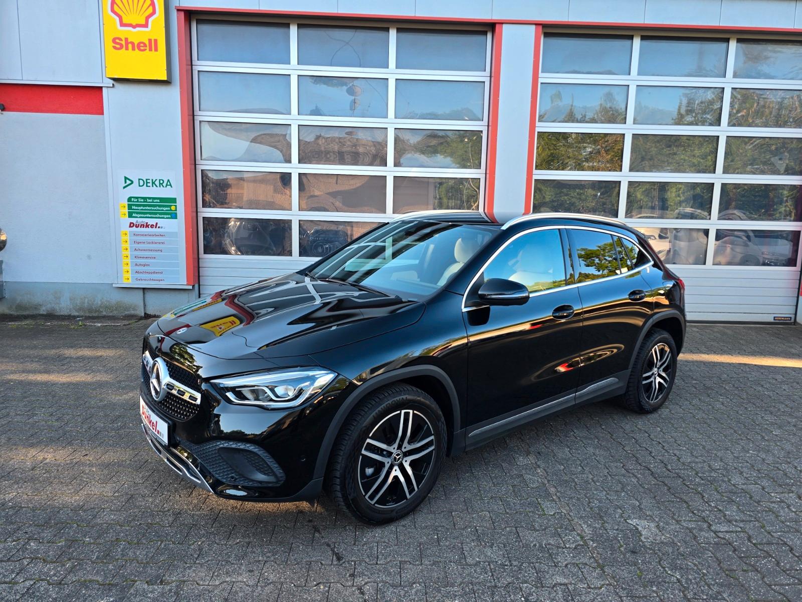 Mercedes-Benz GLA 200 Navi LED SHZ Leder Kamera