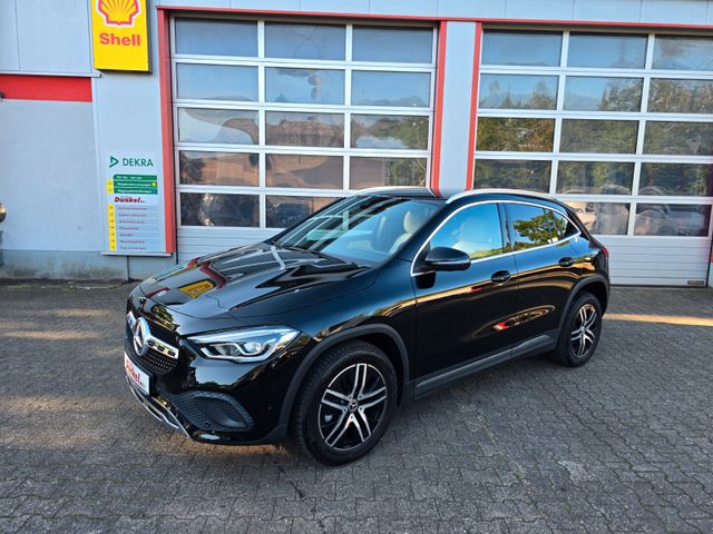 MERCEDES-BENZ GLA 200 Navi LED SHZ Leder Kamera