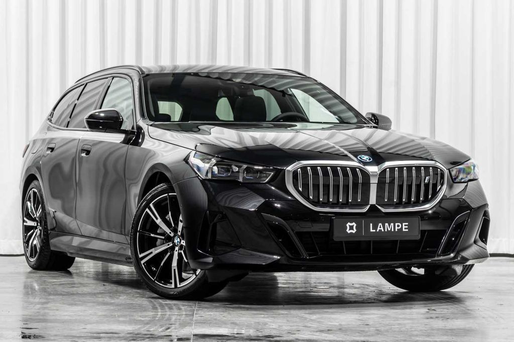 BMW i5 eDrive40 Touring M Sport Pano HarmanKardon Ke