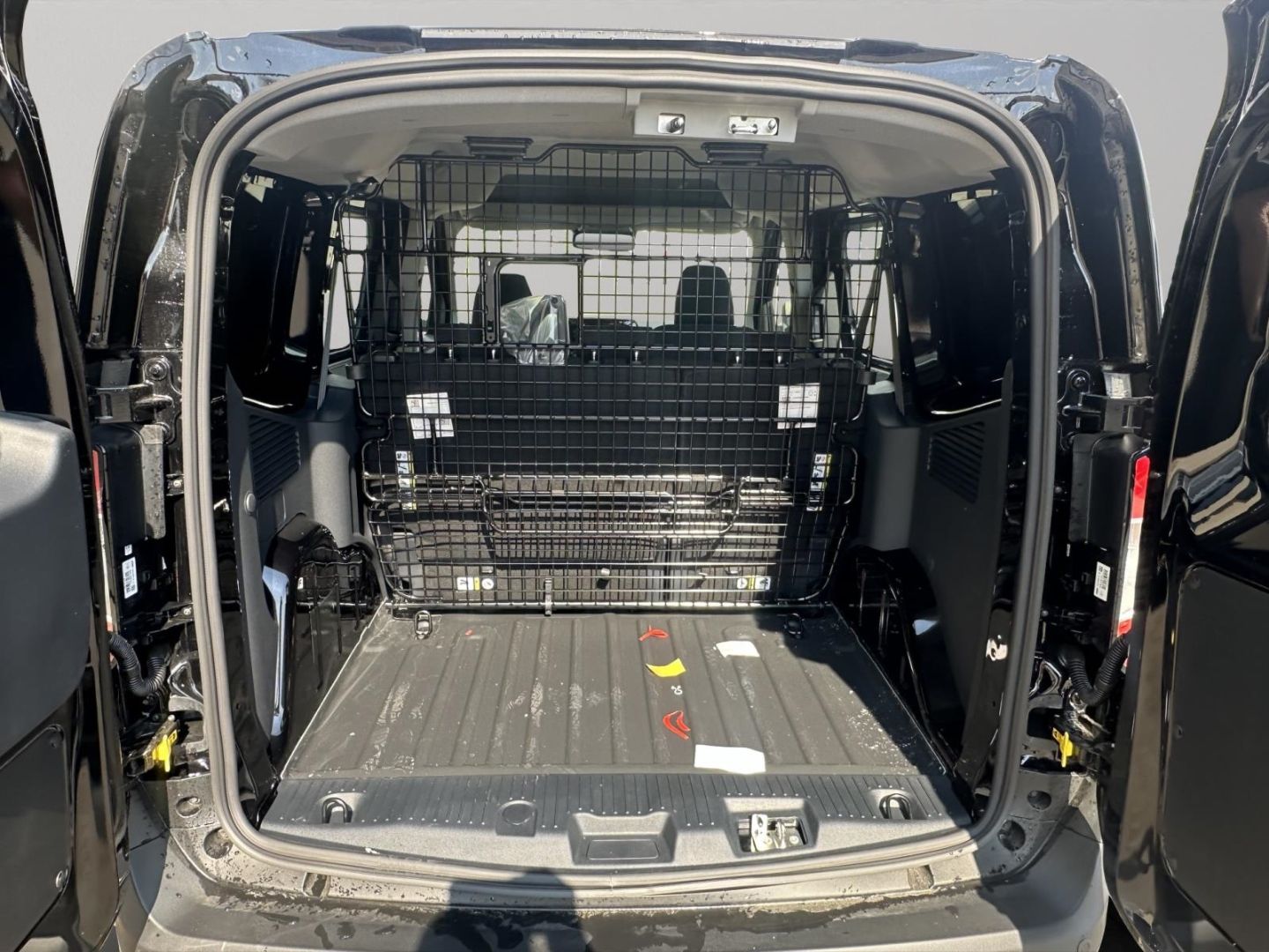 Fahrzeugabbildung Ford Transit Courier Trend Doppelkabine Apple CarPlay