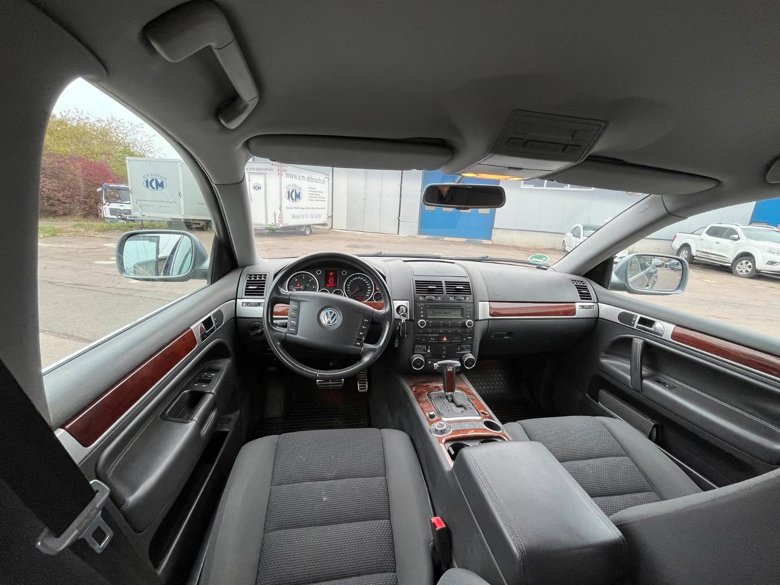 Volkswagen Touareg 2004 — photo 18