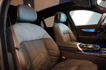 BMW 750 - 11