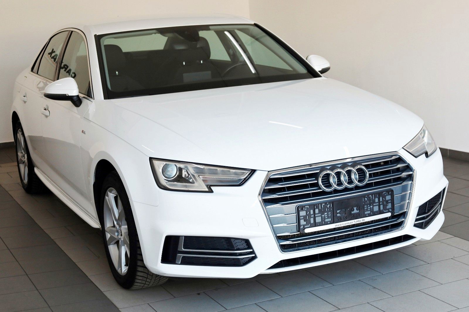 Fahrzeugabbildung Audi A4 Lim. S Line ext. Xenon,SH,PDC,Allwetter