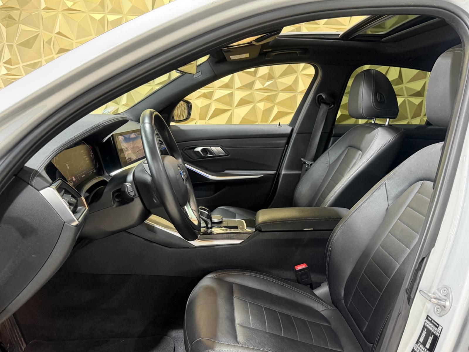 BMW 330 i xDrive Lim. Luxury Line|1.HAND|NAVI|LEDER|
