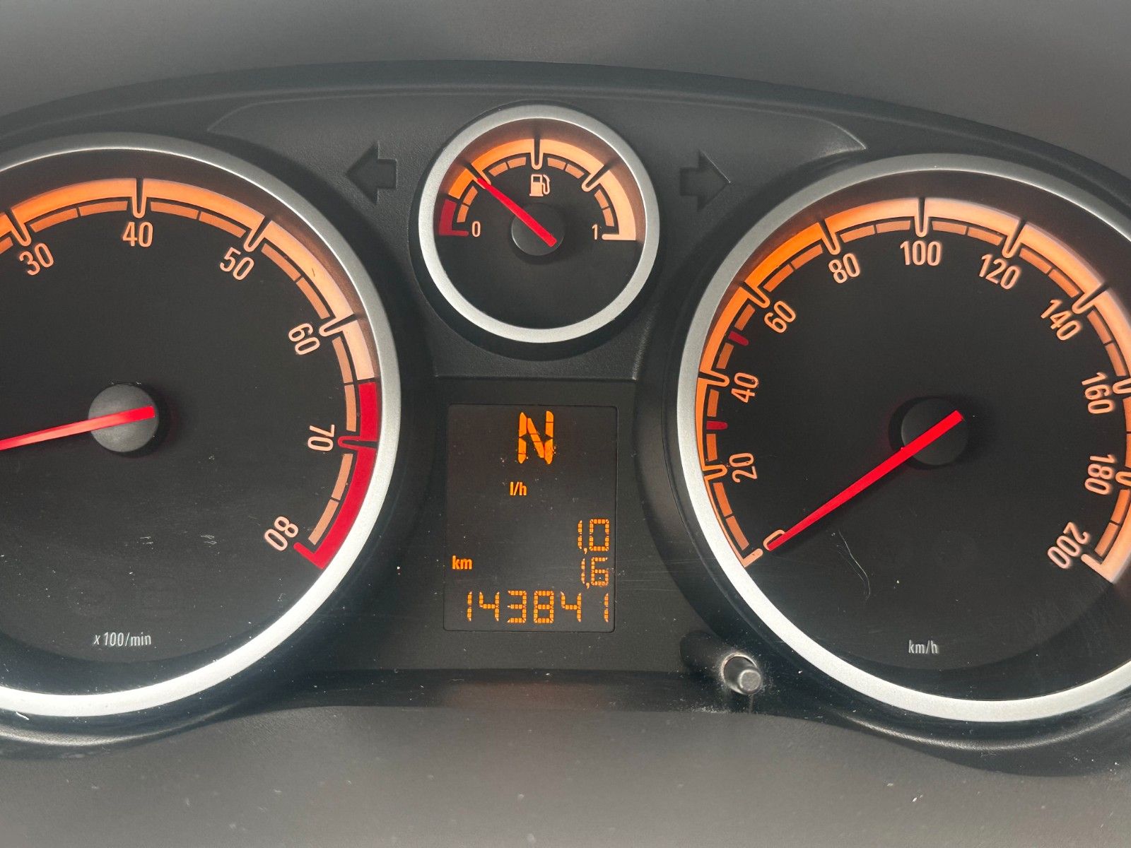 Fahrzeugabbildung Opel Corsa D Edition Automatik, Klima